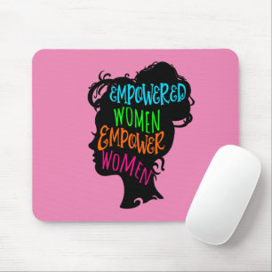 Vrouwen met een krachtige kracht muismat