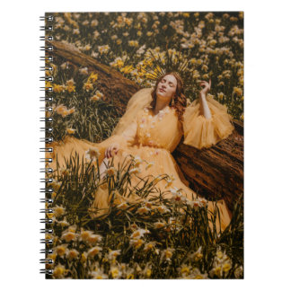 vrouwen omringd door bloemen spiraalboek notitieboek