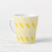 Vruchten van het aardontwerp latte mok (Linkerhoek)