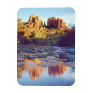 VS, Arizona, Sedona. Cathedral Rock weerspiegeld Magneet