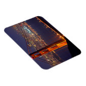 VS, Californië. Golden Gate Bridge 's nachts Magneet (Rechterzijde)