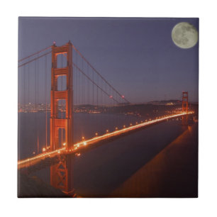 VS, Californië, Marin. Maanopkomst boven de Tegeltje