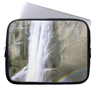 VS, Californië, Nationaal park Yosemite. Vernal Laptop Sleeve