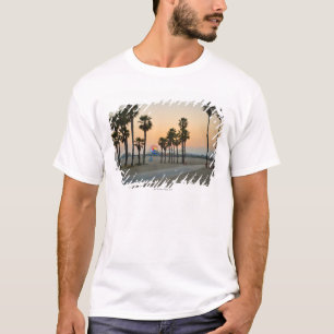 VS, Californië, Santa Monica Pier op zonsondergan T-shirt