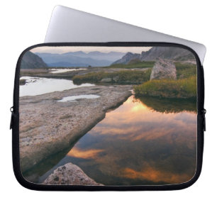 VS, Colorado, Rocky Mountain NP. Zonsopgang in Laptop Sleeve