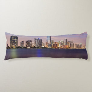 VS, Florida, Miami skyline bij schemering 2 Lichaamskussen