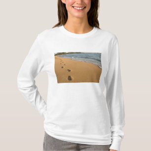 VS, Hawaï, Kauai, Kapa'a, aan het strand. T-shirt