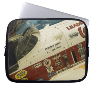 VS, Indiana, Indianapolis: Indianapolis Motor 2 Laptop Sleeve