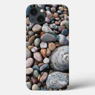 VS, Michigan. Gepolijste kiezels op de oever iPhone 13 Hoesje
