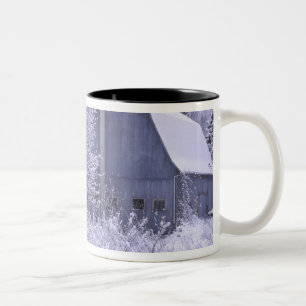 VS, Michigan, Rochester Hills. Besneeuwde blauwe Tweekleurige Koffiemok