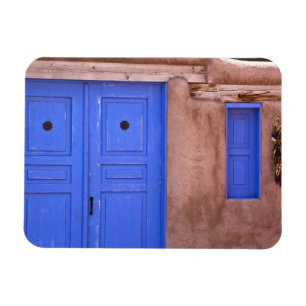 VS, New Mexico, Santa Fe. Uitzicht op blauwe deur Magneet