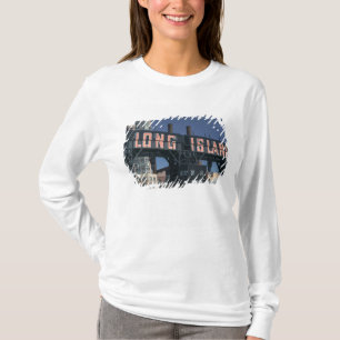 VS, New York, New York City, Queens: Lang T-shirt