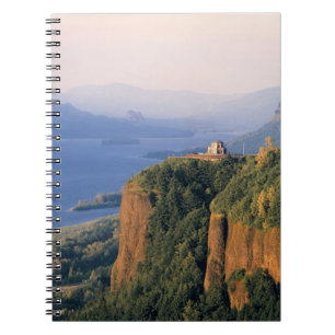 VS, Oregon, Columbia River. Zonsondergang bij Crow Notitieboek