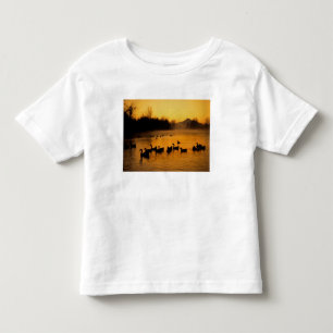 VS, Oregon, Portland. Watervogels in Columbia Kinder Shirts