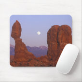 VS, Utah, Arches NP, Full Moon Rising bij Muismat (Met muis)
