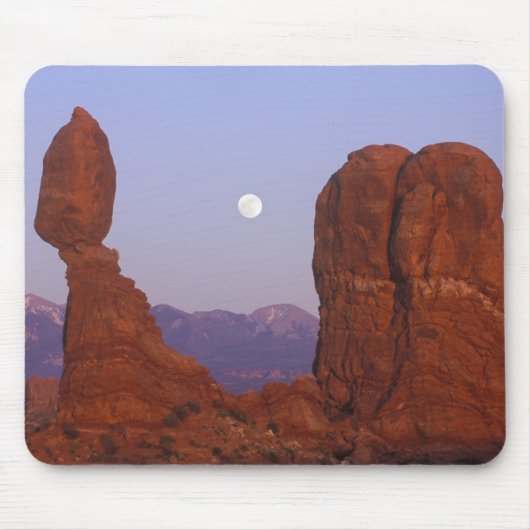 VS, Utah, Arches NP, Full Moon Rising bij Muismat (Voorkant)