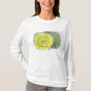 VS, Utah, Canyonlands, NP, Desert Prickly Pear T-shirt