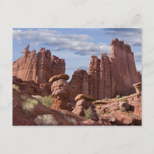 VS, Utah. Uitzicht op Fisher Towers. Credit als: D Briefkaart