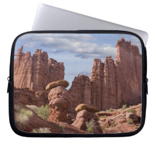 VS, Utah. Uitzicht op Fisher Towers. Credit als: D Laptop Sleeve