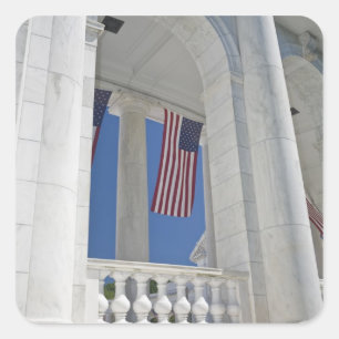 VS, VA, Arlington. Amerikaanse vlaggen hangen Vierkante Sticker