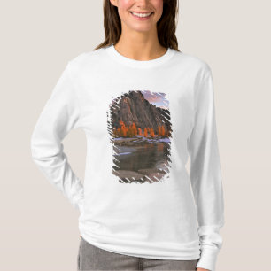 VS, Washington, Cascade Mountains. Prusik Peak T-shirt