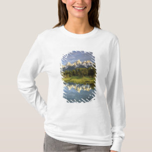 VS, Wyoming, Grand Teton National Park. Grand 2 T-shirt
