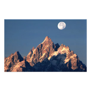 VS, Wyoming, Grand Teton NP. Een volle maan gaat o Foto Afdruk