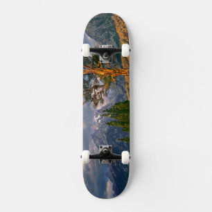 VS, Wyoming, Grand Teton NP. Zonsopgang begroet ee Skateboard
