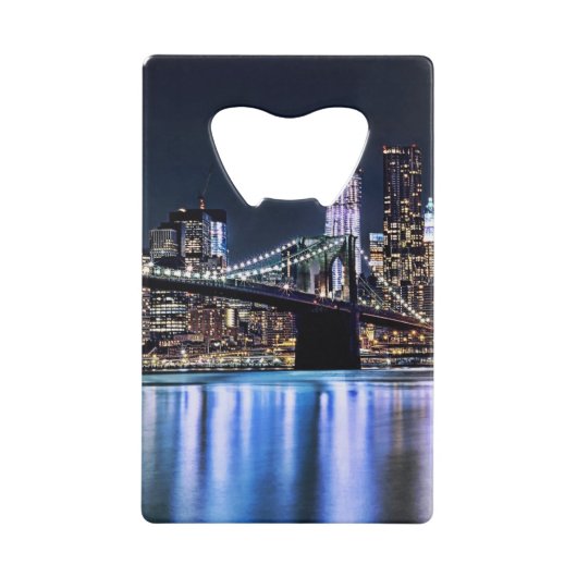 Vue de la réflexion de pont de Brooklyn de New (Devant)