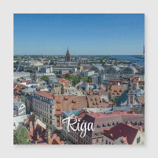 Vue de la vieille ville de Riga depuis Magnet (Devant)