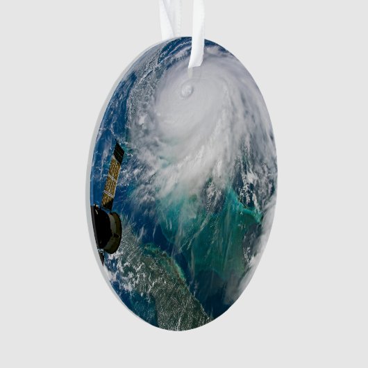 Vue De L'Ouragan Dorian. (devant)