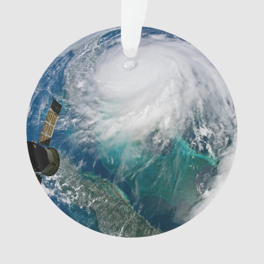 Vue De L'Ouragan Dorian. (devant)