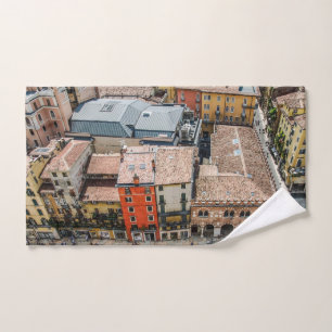 Vue du dessus des façades colorées des bâtiments