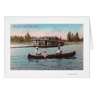 Vue d'une péniche sur le lac