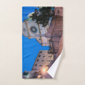 Vue nocturne des escaliers et de l'église à Split, (Serviette à main)