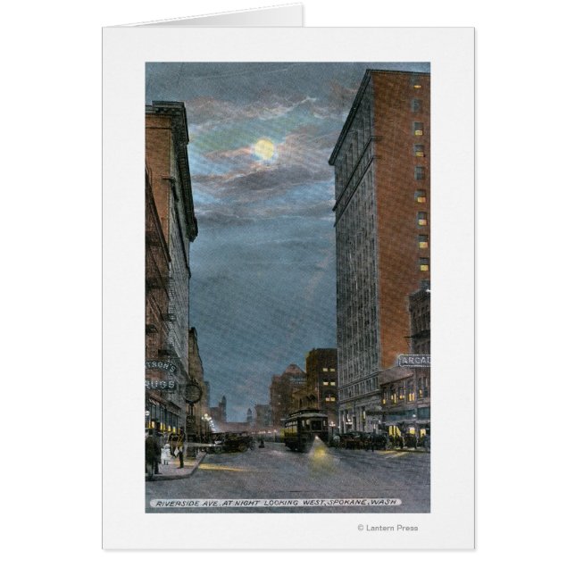 Vue ouest de l'avenue Riverside à la nuit (Devant)