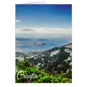 Vue sur la mer depuis les montagnes