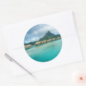 Vue sur l'île Bora Bora autocollant rond (Enveloppe)