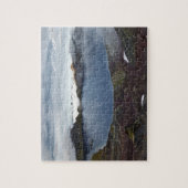 Vulkaanlandschap in de zomer: uitzicht van het mee legpuzzel (Verticaal)