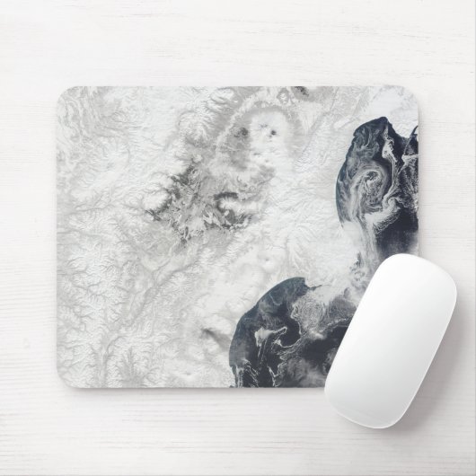 Vulkaanuitbarstingen in het centrum van het schier muismat (Met muis)