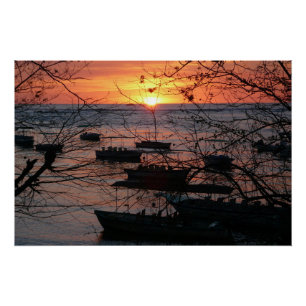 Vurige Costa Ricaanse zonsondergang in Tamarindo Perfect Poster