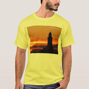 Vuurtoren en lucht in brand t-shirt