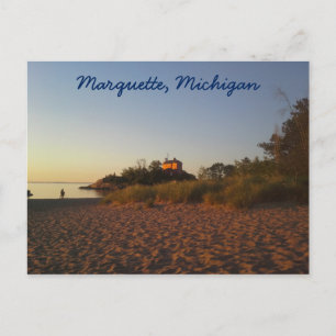 Vuurtoren en strand bij zonsopgang in Marquette Briefkaart