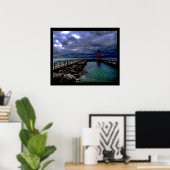 Vuurtoren onder Stormy Sky Poster (Thuiskantoor)