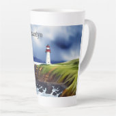 Vuurtoren op de Waterverf van Cliffs Gepersonalise Latte Mok (Rechterhoek)