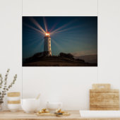 Vuurtoren op een heuveltje bij nacht poster (Keuken)
