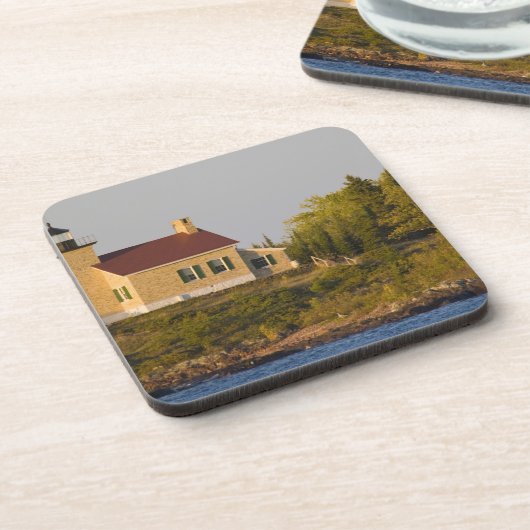 vuurtoren op het superieure meer nabij de kopperha onderzetter (Linkerzijde)