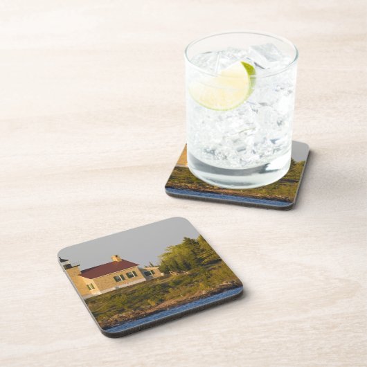 vuurtoren op het superieure meer nabij de kopperha onderzetter (Rechterzijde)