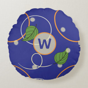 Vuurvliegen over water rond kussen