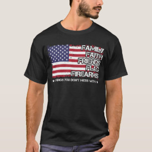 Vuurvuurwapens voor familievriendelijke vrienden P T-shirt